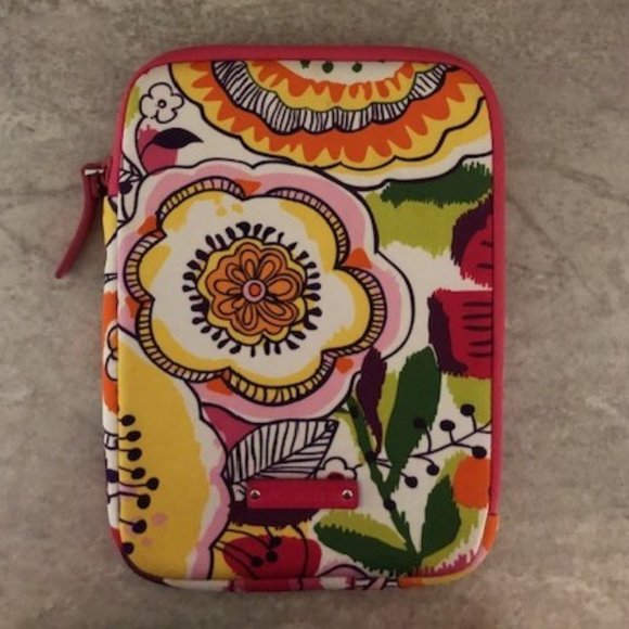 3/$12 NWOT Small Floral Vera Bradley Padded Travel Bag - Picture 1 of 11